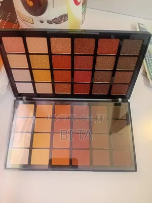 Eye-Shadow Revolution Plates
