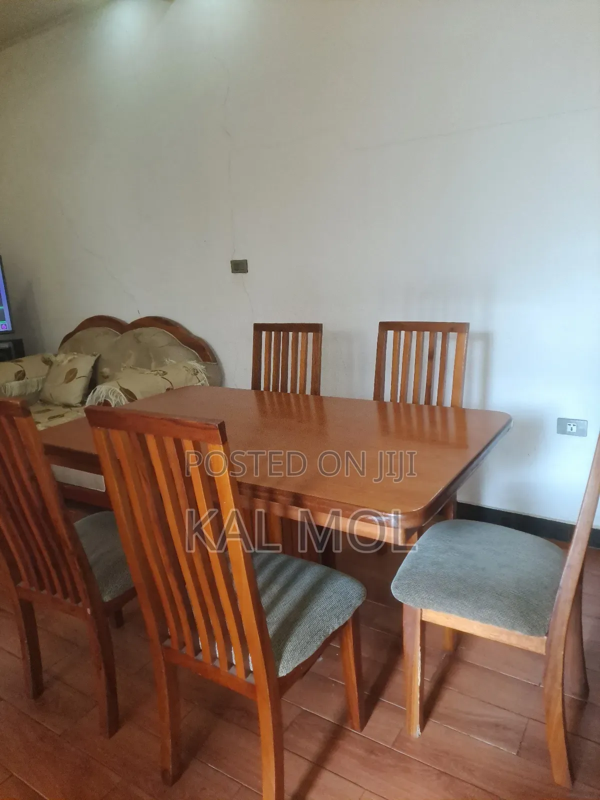 Dining Table 6 Seats