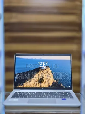 New Laptop HP EliteBook 640 G9 8GB Intel Core i7 SSD 512GB