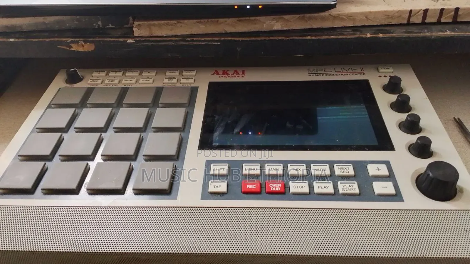Akai Professional MPC Live