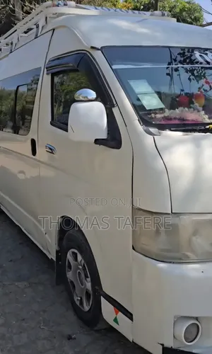 Toyota HiAce 2016