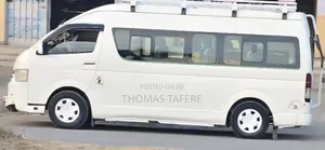 Toyota HiAce 2016