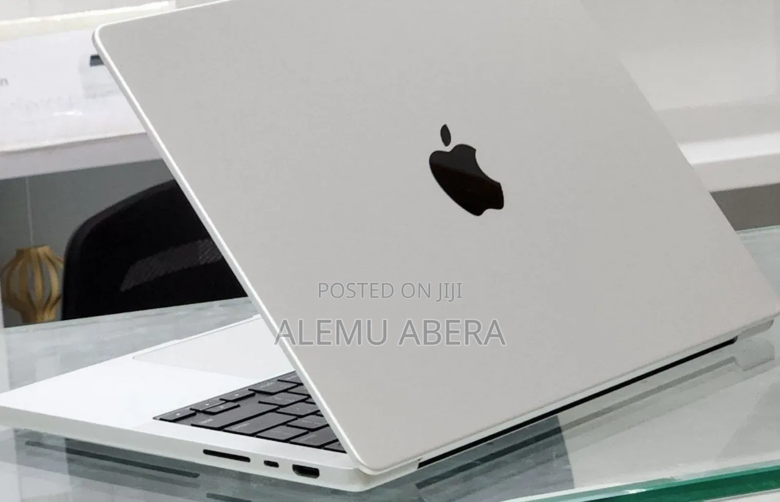 New Laptop Apple MacBook Pro M1 16GB Apple M1 Pro SSD 512GB