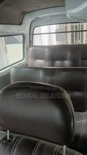 Mitsubishi Mirage 2000 Gray