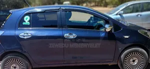 Toyota Yaris 1.3 2005 Blue