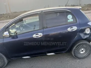 Toyota Yaris 1.3 2005 Blue