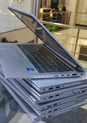 New Laptop HP EliteBook 830 G8 16GB Intel Core i5 SSD 512GB