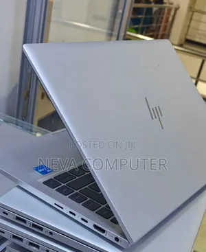 New Laptop HP EliteBook 830 G8 16GB Intel Core i5 SSD 512GB