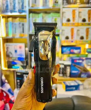 የፀጉር ማሽን Geemy Professional Hair Clipper. It Features Stainless Steel