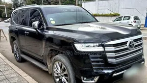 Toyota Land Cruiser 2022 Maroon