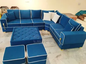 ሶፋ Design With Table