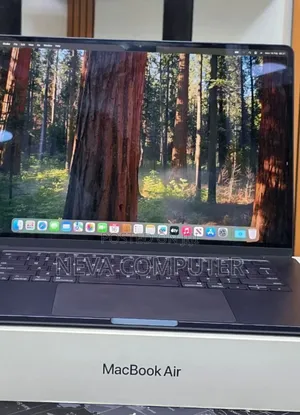 New Laptop Apple MacBook Air 2025 M4 15-inch 16GB Apple M4 SSD 256GB