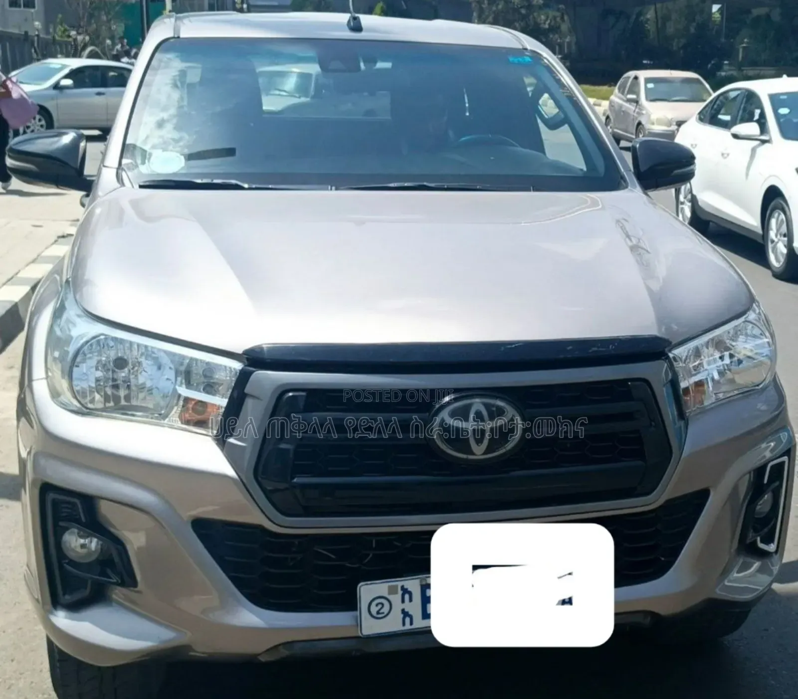 Toyota Hilux 2020 Maroon