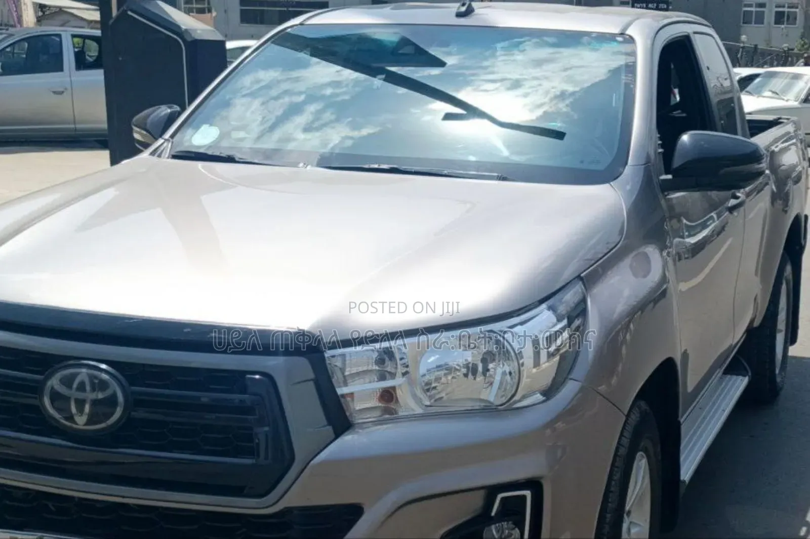 Toyota Hilux 2020 Maroon
