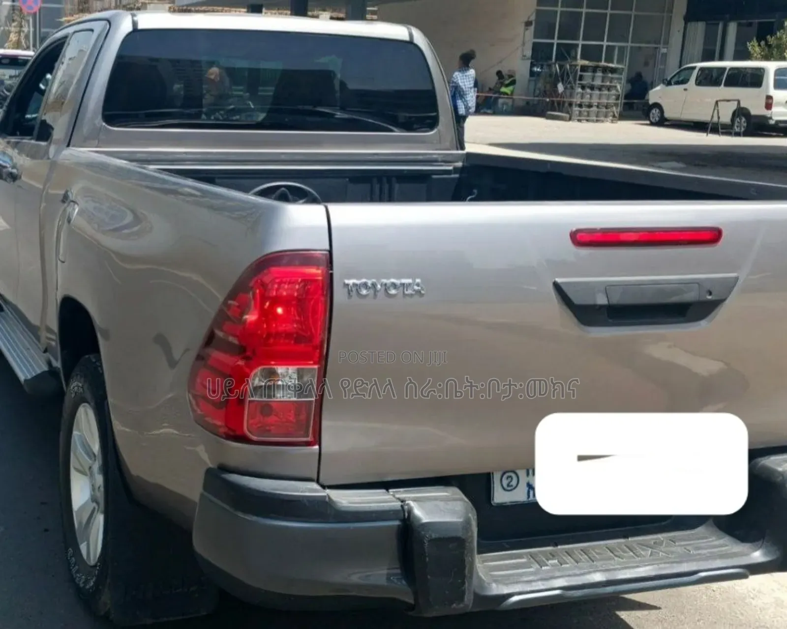 Toyota Hilux 2020 Maroon