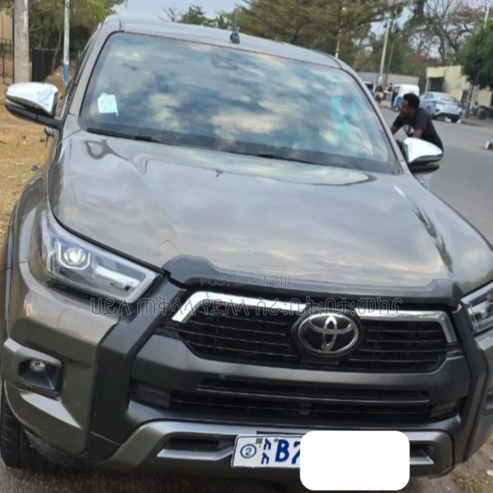 Toyota Hilux 2021 Maroon