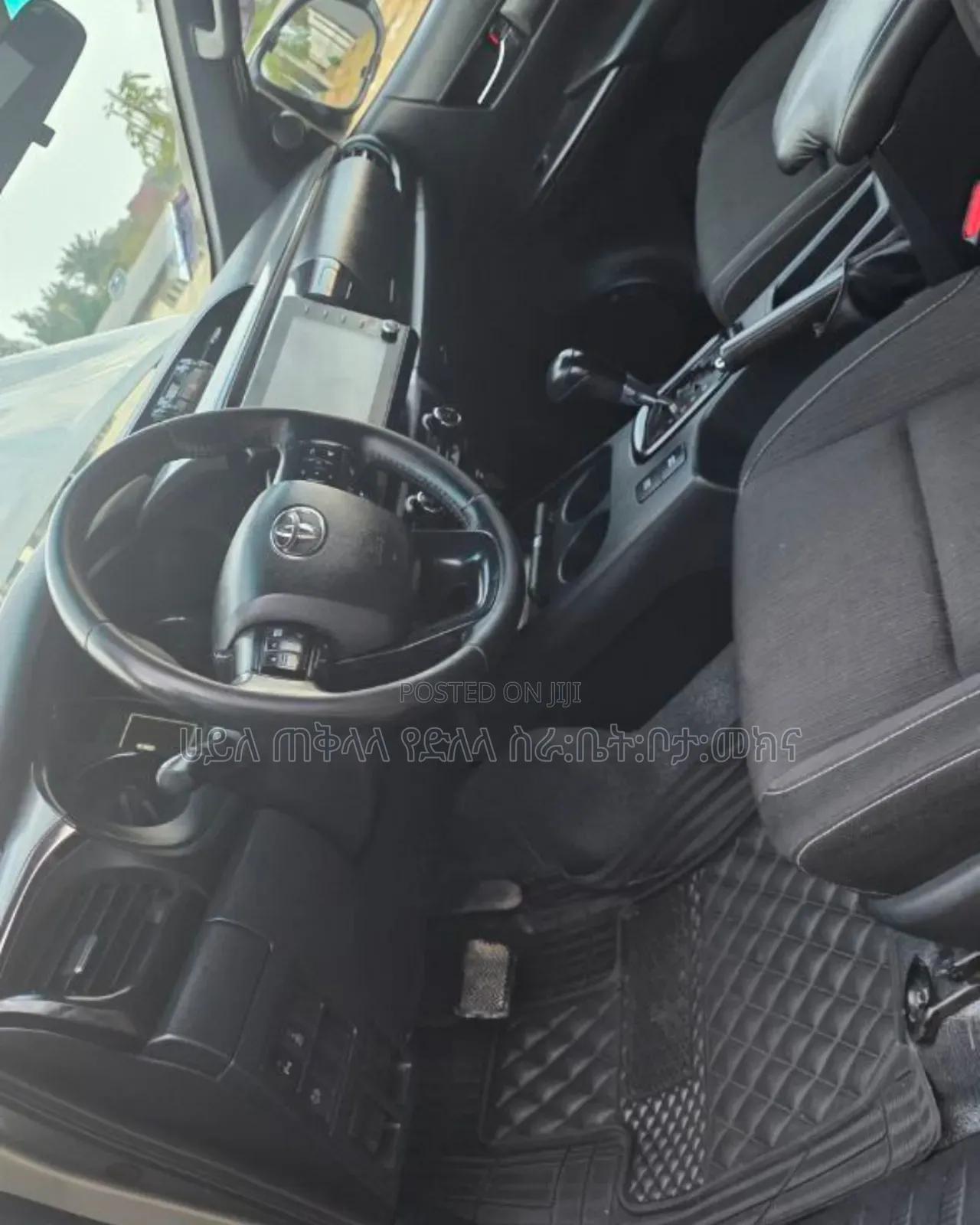 Toyota Hilux 2021 Maroon