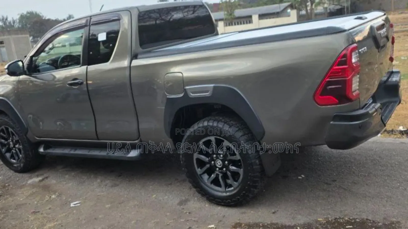 Toyota Hilux 2021 Maroon