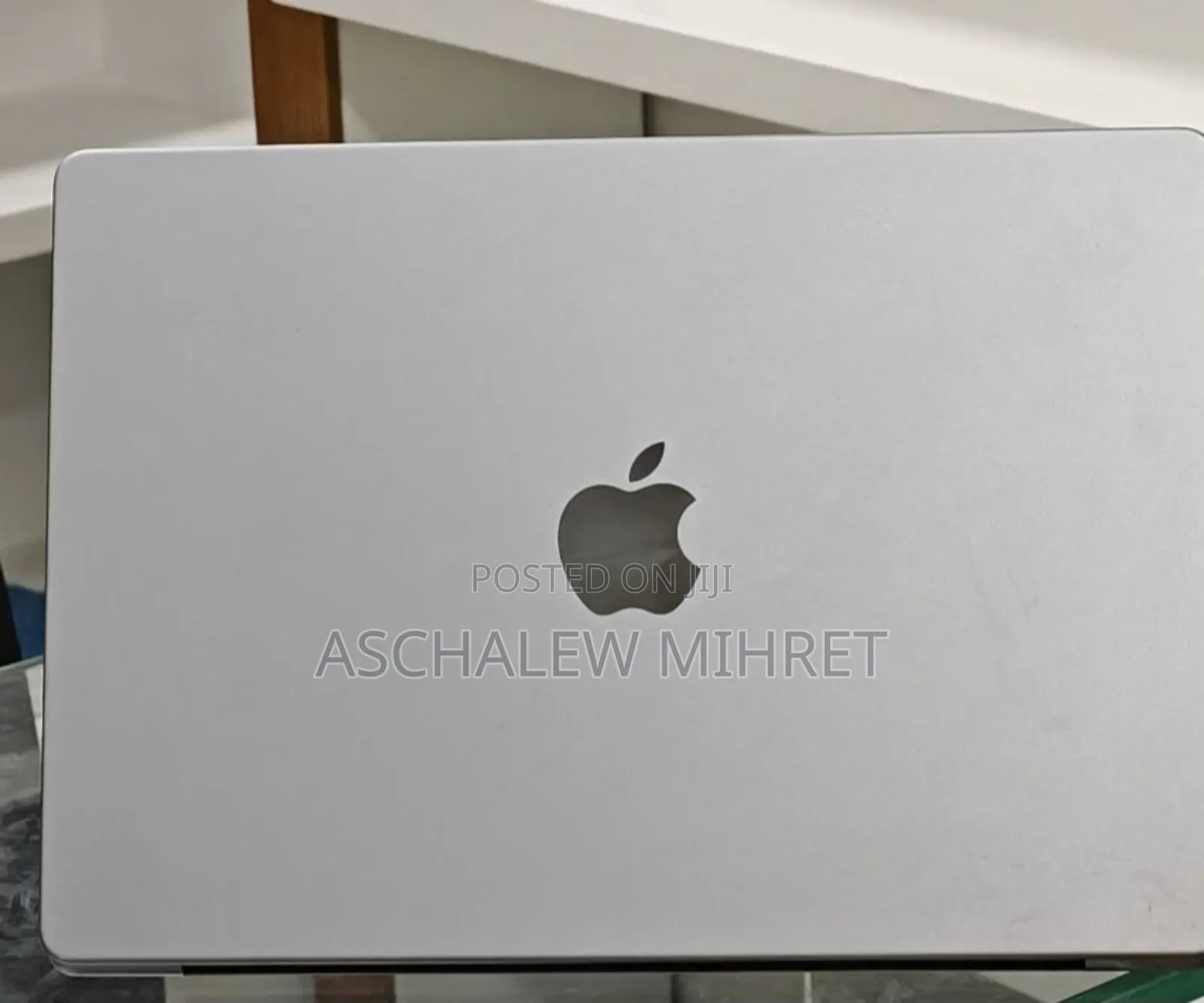 New Laptop Apple MacBook Pro 2023 M3 14-inch 8GB Apple M1 Pro SSD 512GB