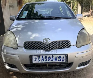 Toyota Vitz 2003 Silver