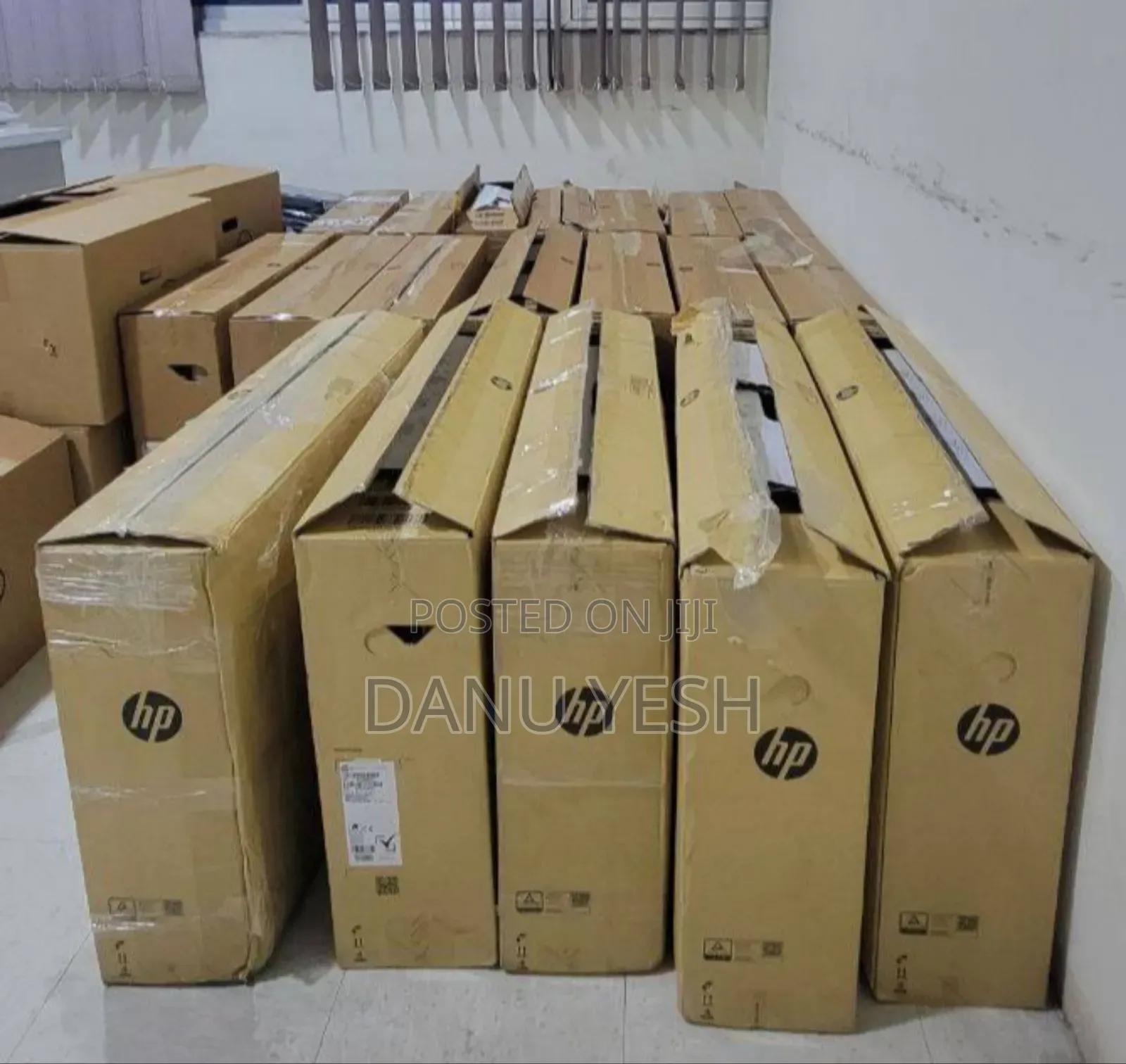 New Laptop HP OmniStudio X All-in-One 8GB Intel Core i5 SSD 512GB