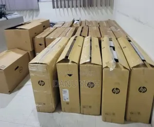 New Laptop HP OmniStudio X All-in-One 8GB Intel Core i5 SSD 512GB