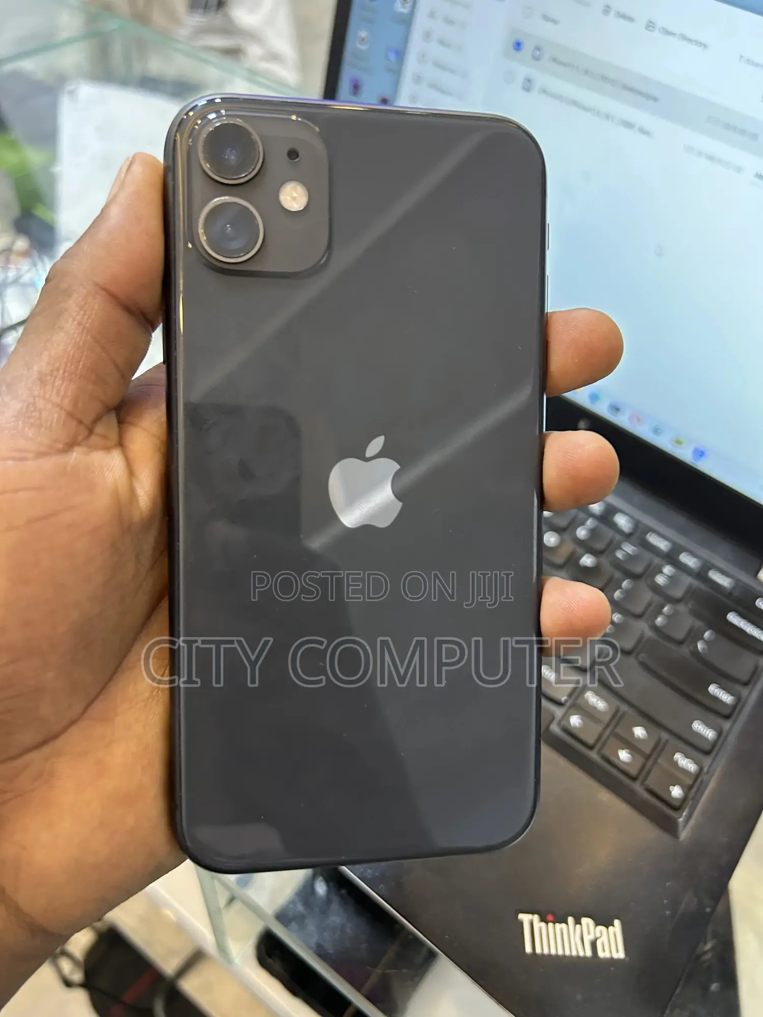 New Apple iPhone 11 64 GB Black