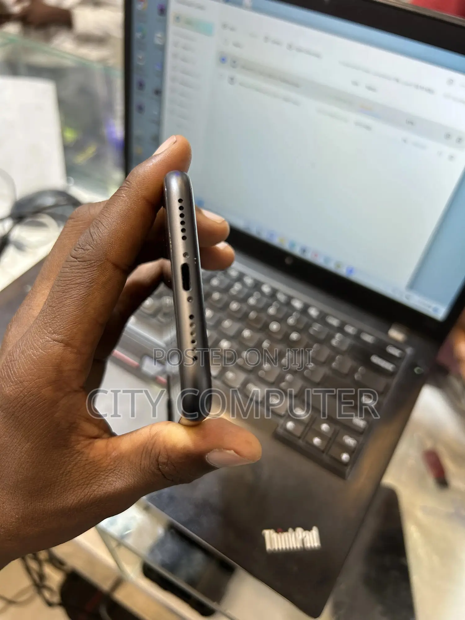 New Apple iPhone 11 64 GB Black