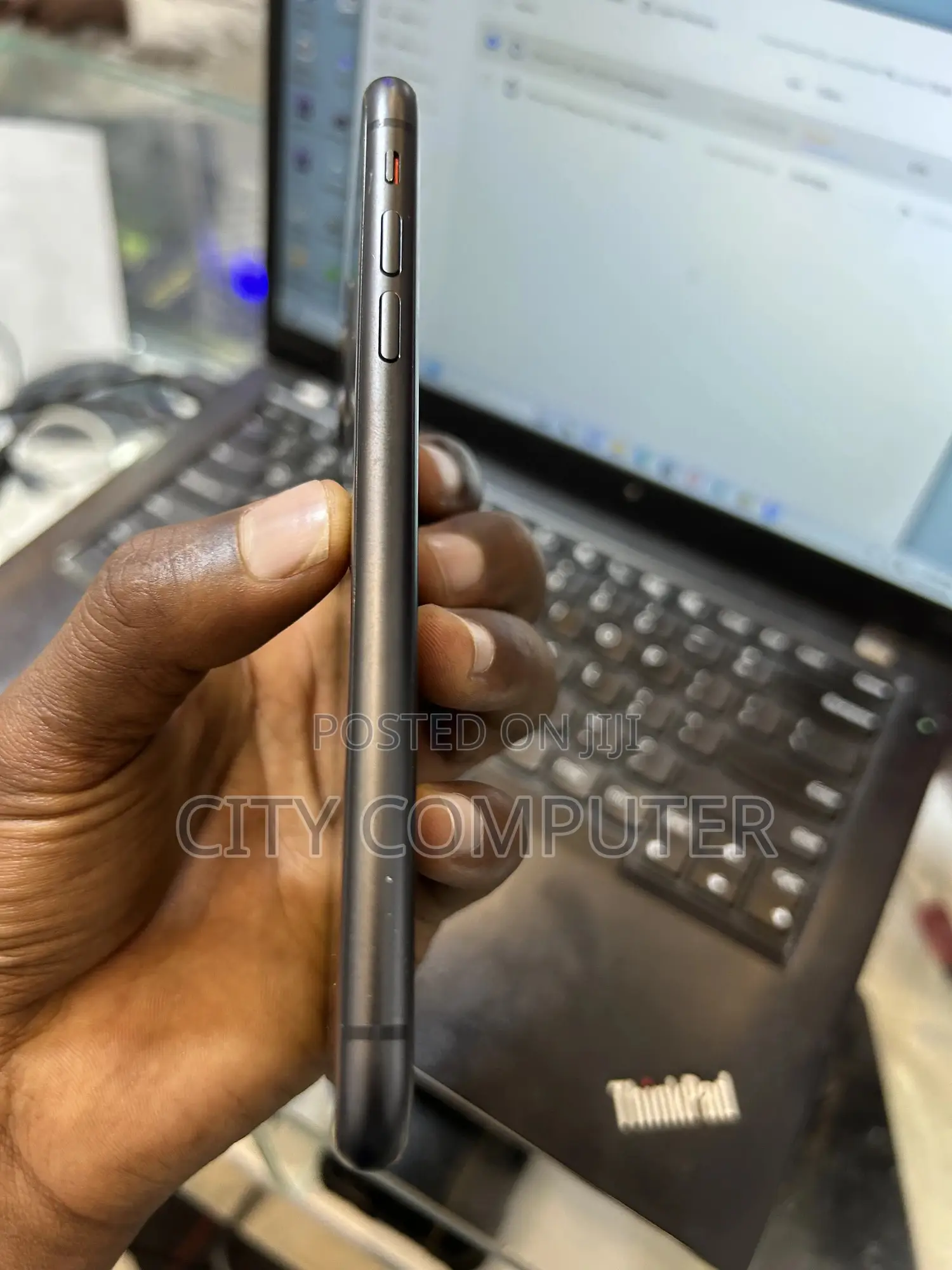 New Apple iPhone 11 64 GB Black