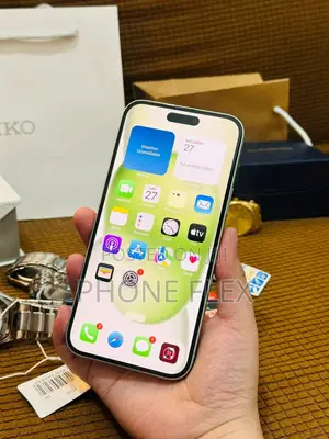 New Apple iPhone 15 128 GB White