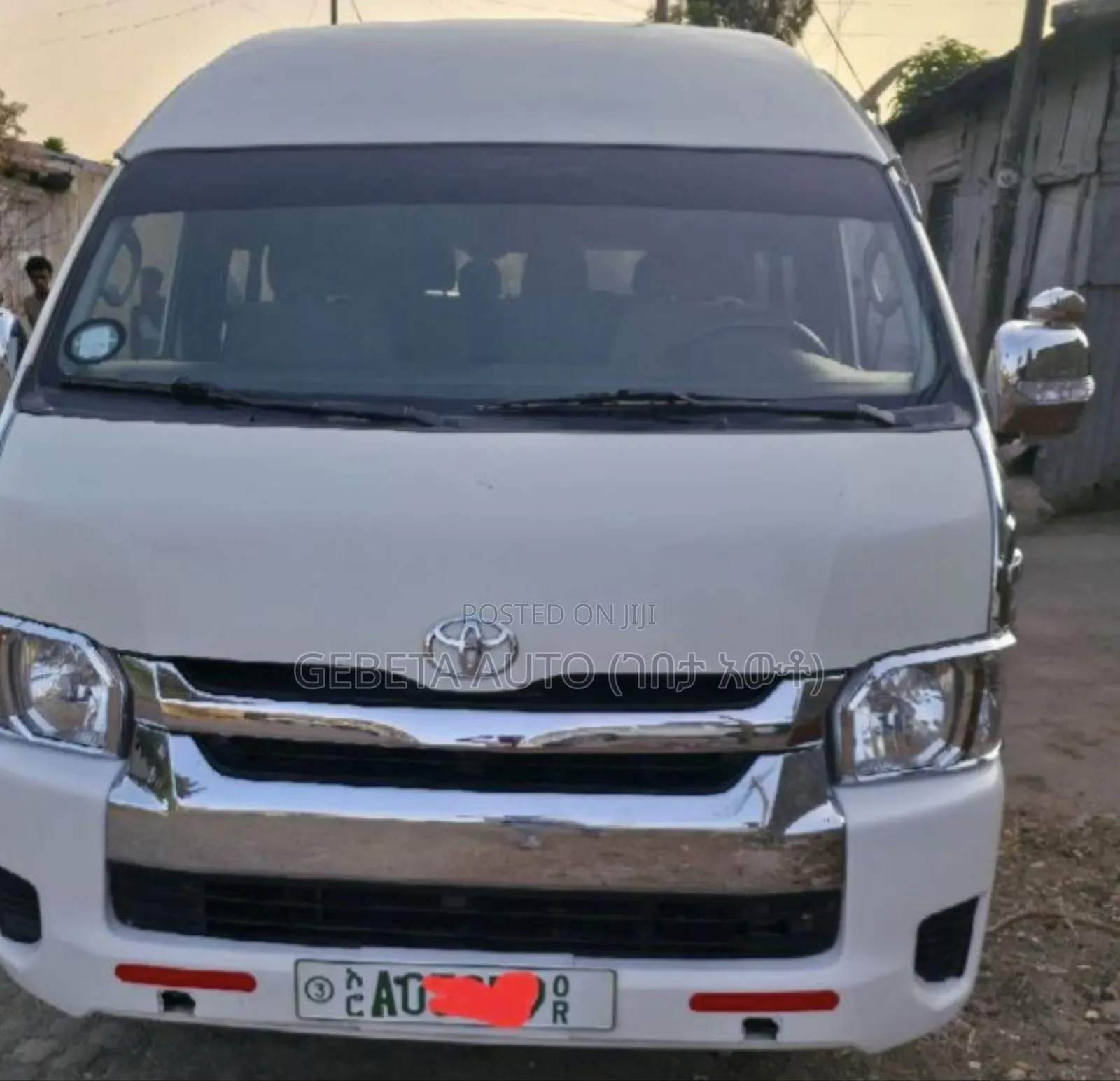 Toyota HiAce 2022