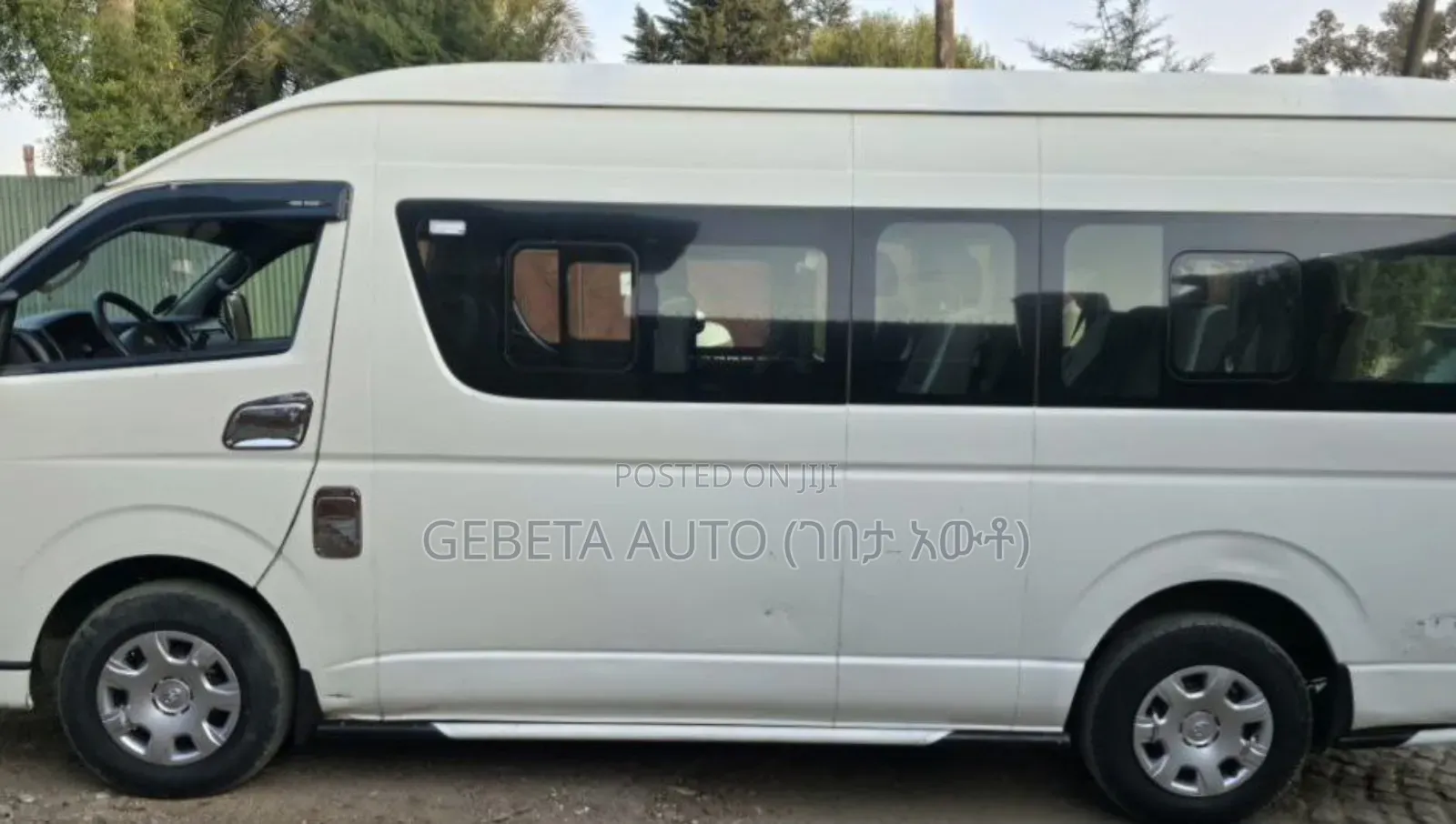 Toyota HiAce 2022
