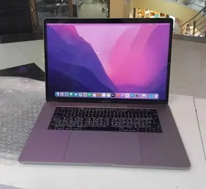 New Laptop Apple MacBook Pro 2017 16GB Intel Core i7 SSD 512GB