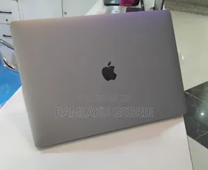 New Laptop Apple MacBook Pro 2017 16GB Intel Core i7 SSD 512GB