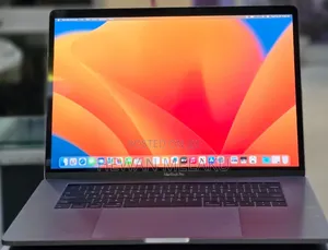 New Laptop Apple MacBook Pro 2017 16GB Intel Core i7 SSD 512GB