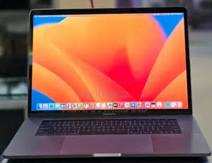 New Laptop Apple MacBook Pro 2017 16GB Intel Core i7 SSD 512GB