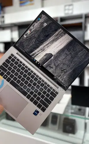 New Laptop HP EliteBook 840 G9 16GB Intel Core i5 SSD 512GB