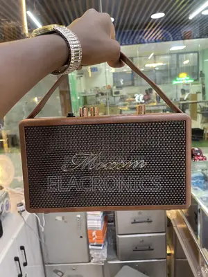 Moxom Premium Wireless Speaker (3600mah / Heavy Bass)