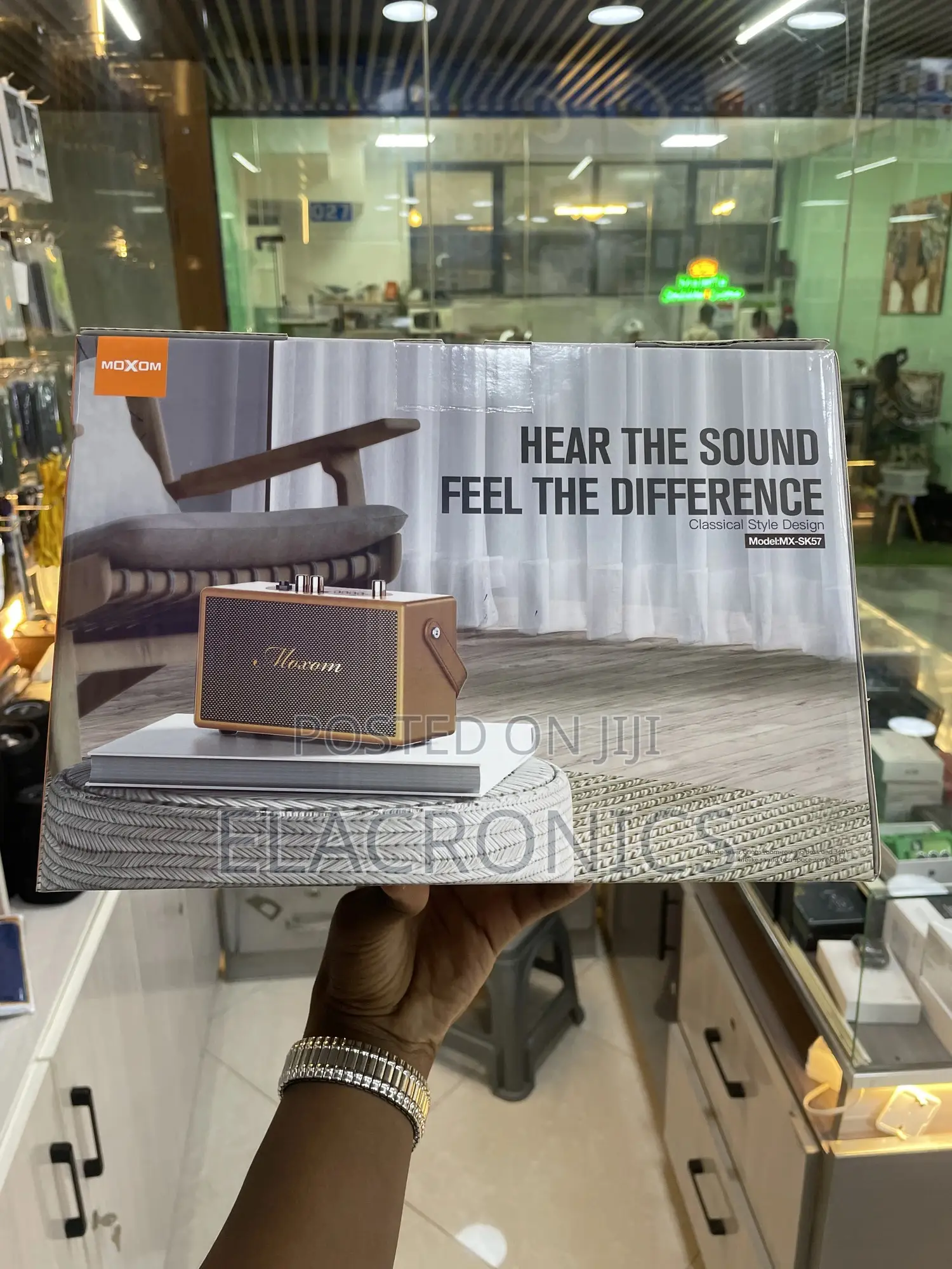 Moxom Premium Wireless Speaker (3600mah / Heavy Bass)