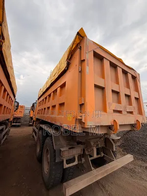 Gelibach Shacman(50% Bank)14m 340hp Sino Truck