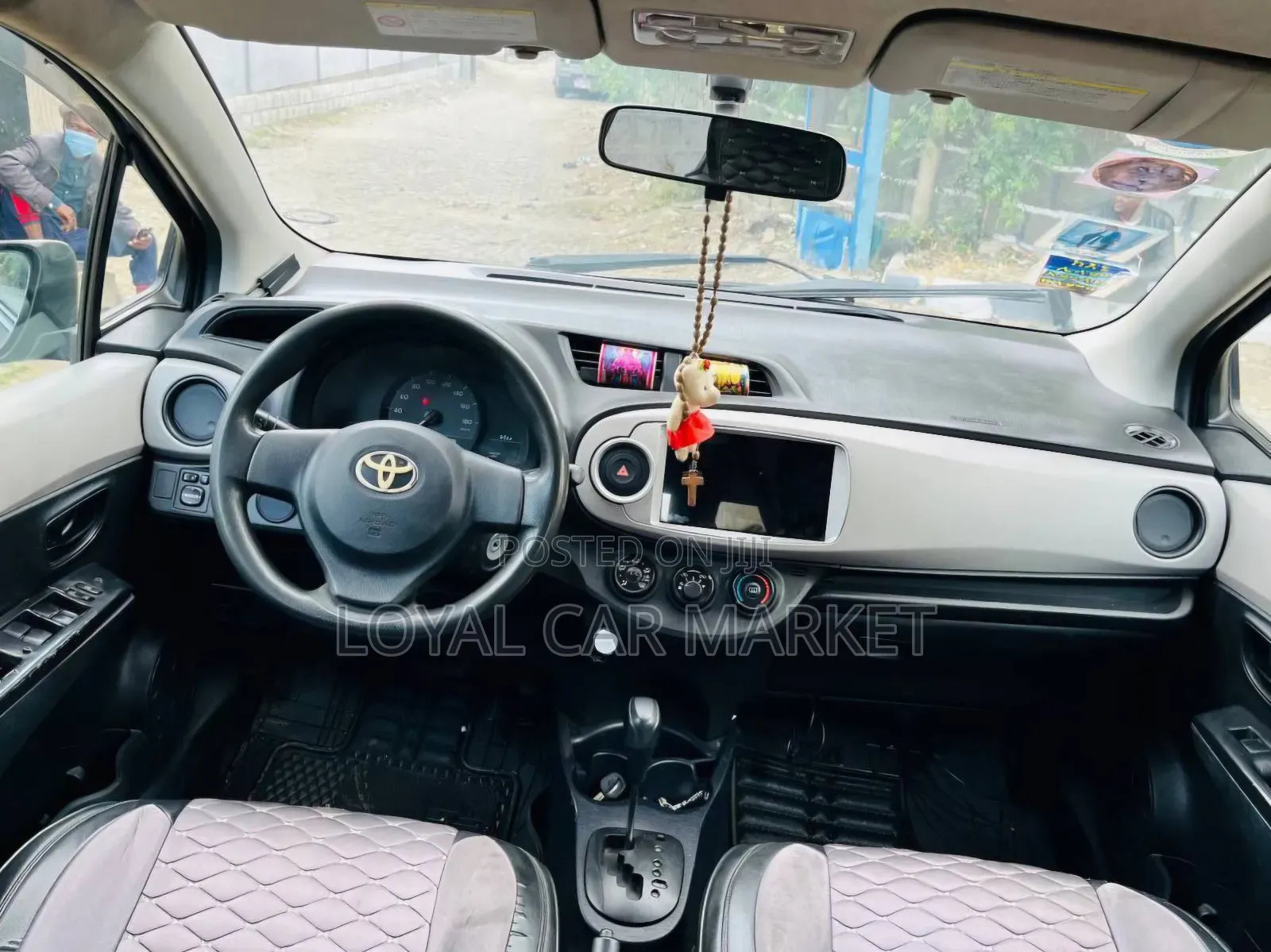 Toyota Yaris 2011 Gray