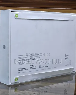 New Laptop Apple MacBook Air 2025 M4 13-inch 16GB Apple M4 SSD 1T