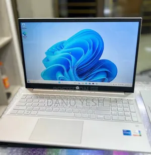 New Laptop HP Pavilion 15 8GB Intel Core i5 SSD 512GB