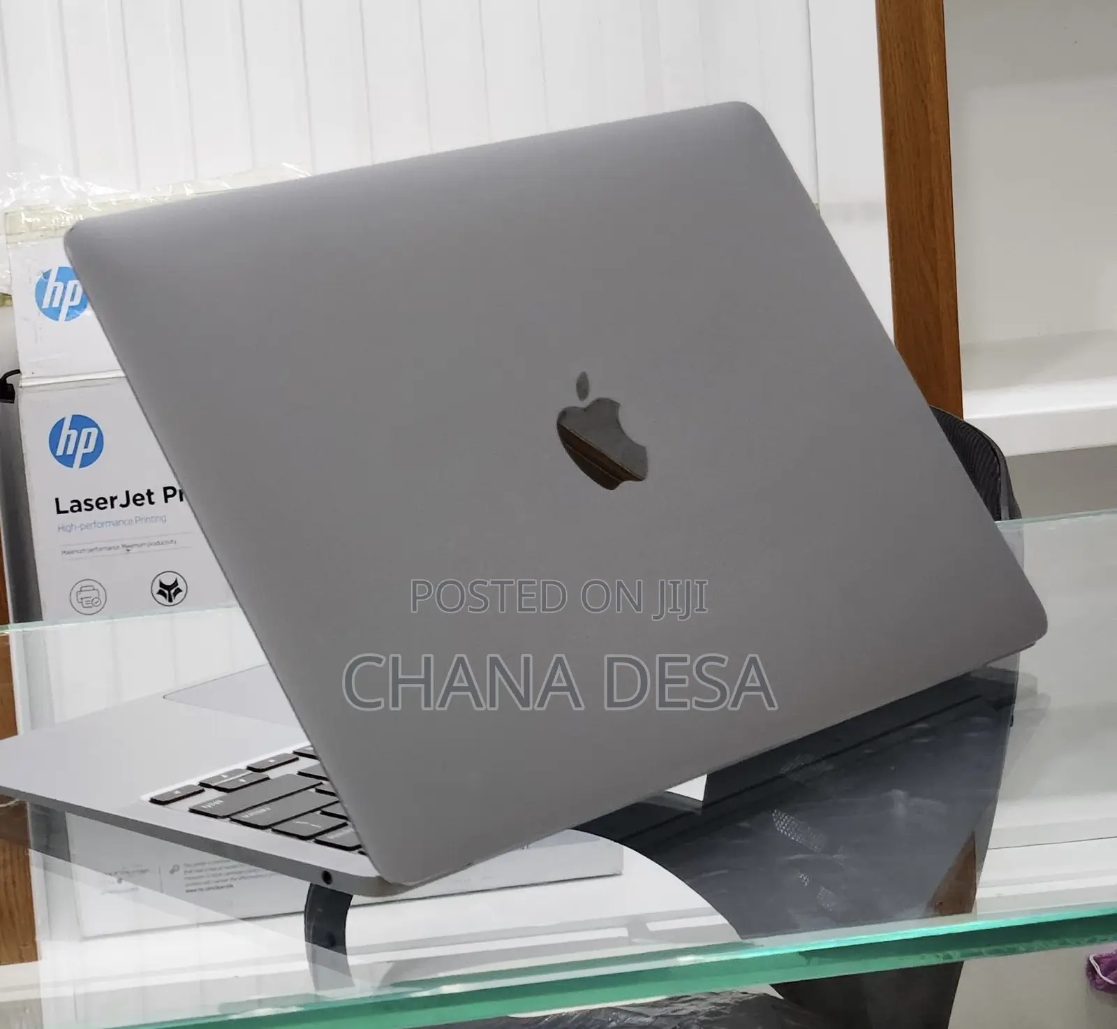 New Laptop Apple MacBook Air 2020 M1 8GB Intel Core 3 SSD 256GB