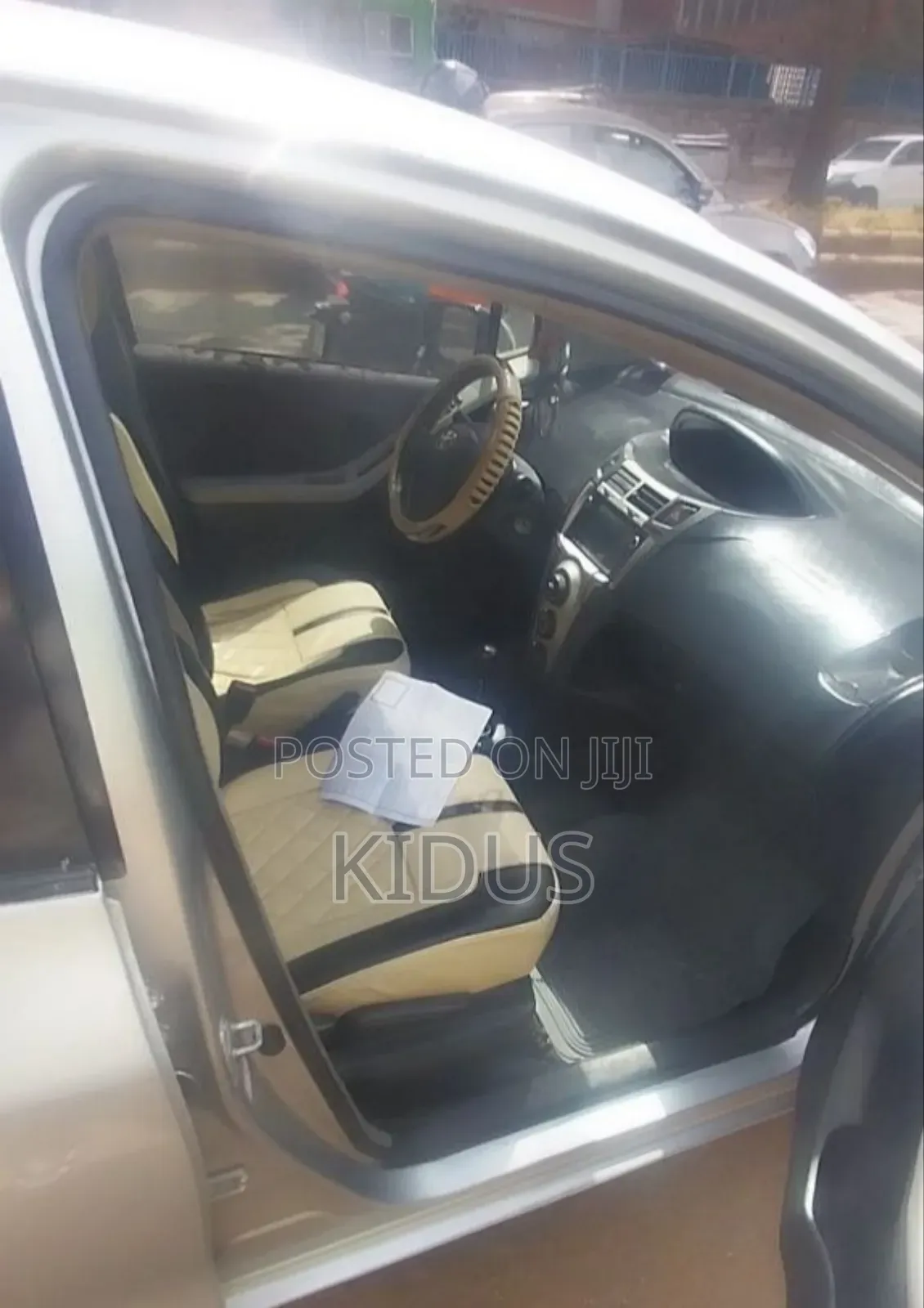 Toyota Yaris 2010 Silver