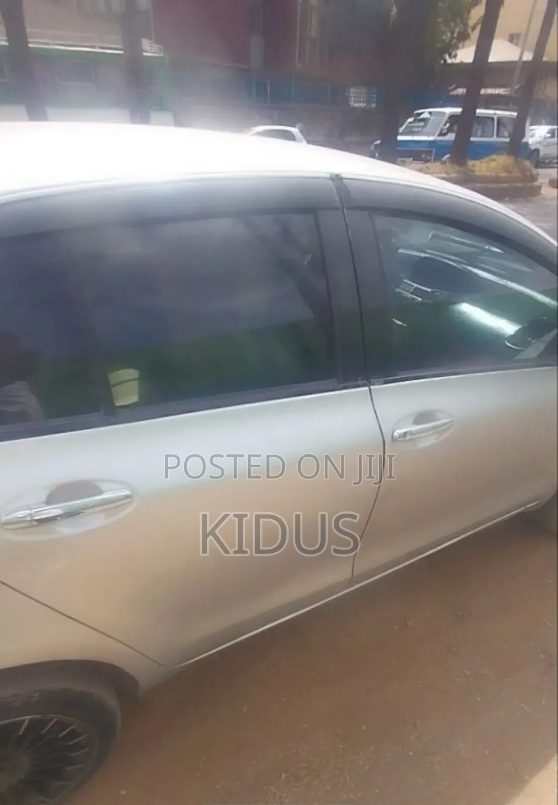 Toyota Yaris 2010 Silver