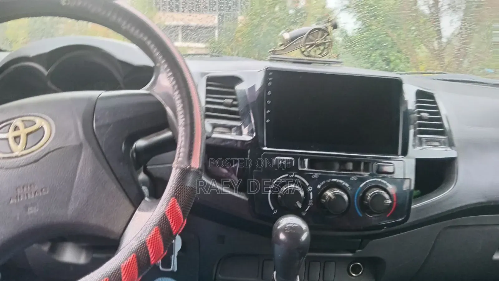 Toyota Hilux 2013 White