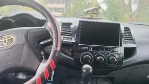 Toyota Hilux 2013 White