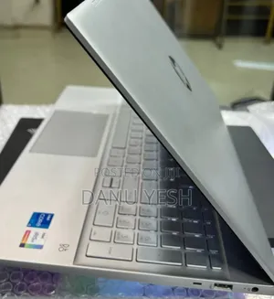 New Laptop HP Pavilion 15 8GB Intel Core i5 SSD 512GB