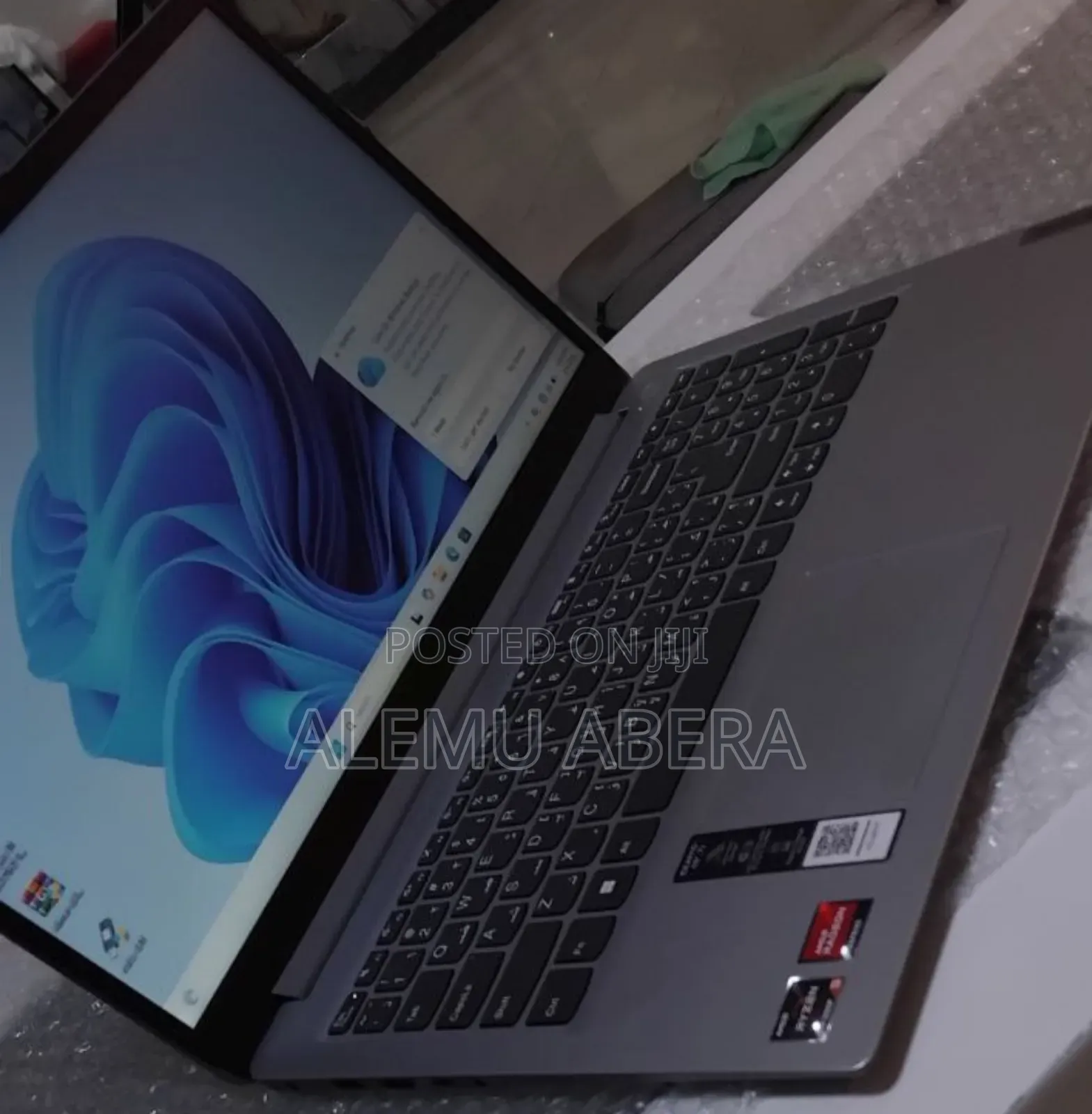 New Laptop Lenovo Ideapad 3 8GB AMD Ryzen 5 SSD 512GB